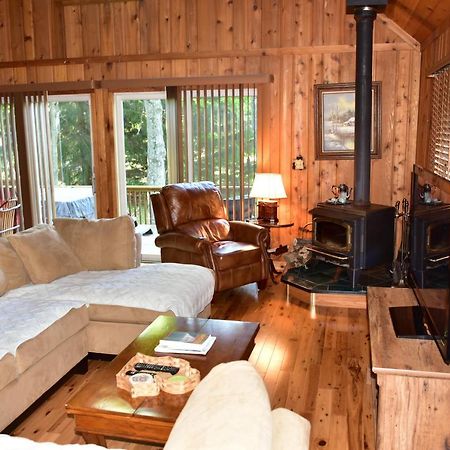 Quiet And Comfy 3Bed/2Bath - Chalet With Hot Tub. Cedar Dış mekan fotoğraf