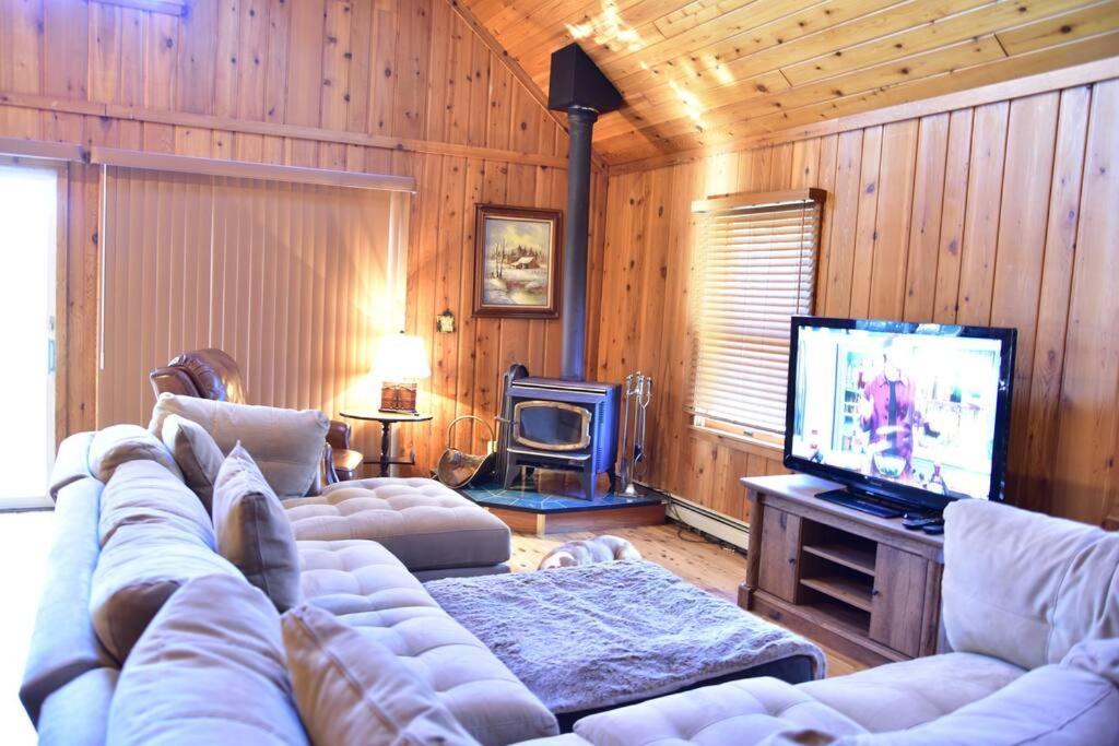 Quiet And Comfy 3Bed/2Bath - Chalet With Hot Tub. Cedar Dış mekan fotoğraf