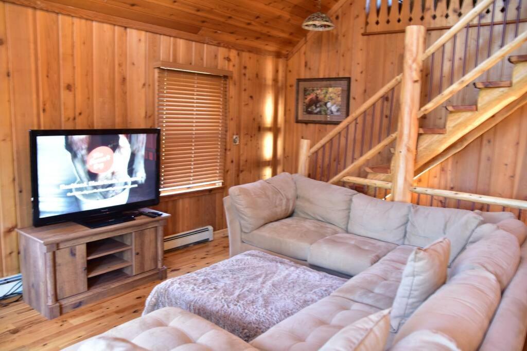 Quiet And Comfy 3Bed/2Bath - Chalet With Hot Tub. Cedar Dış mekan fotoğraf