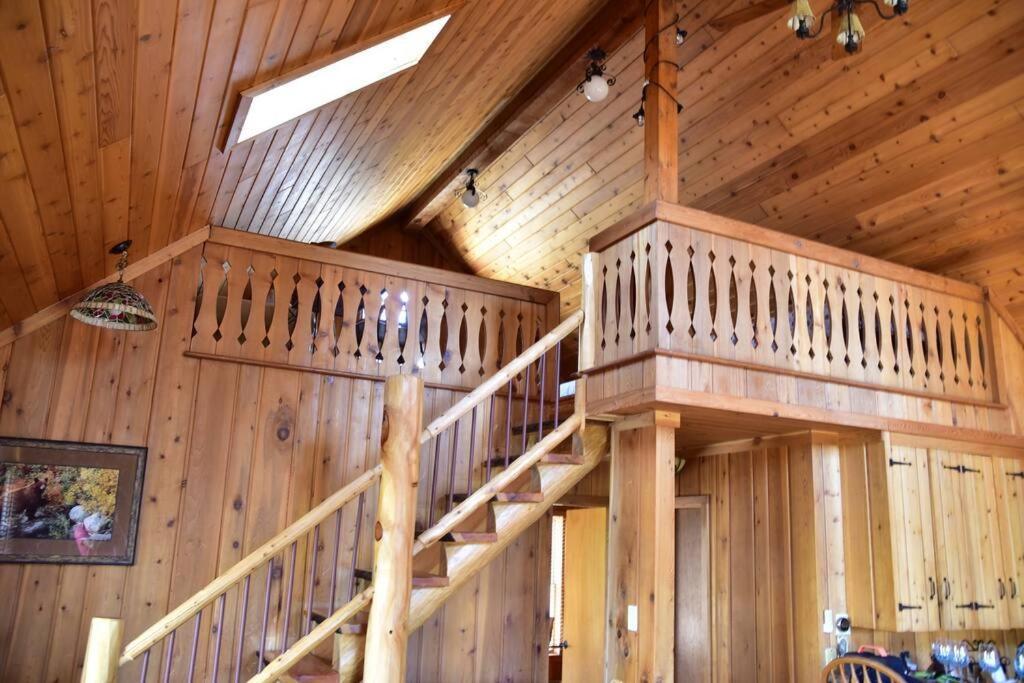 Quiet And Comfy 3Bed/2Bath - Chalet With Hot Tub. Cedar Dış mekan fotoğraf