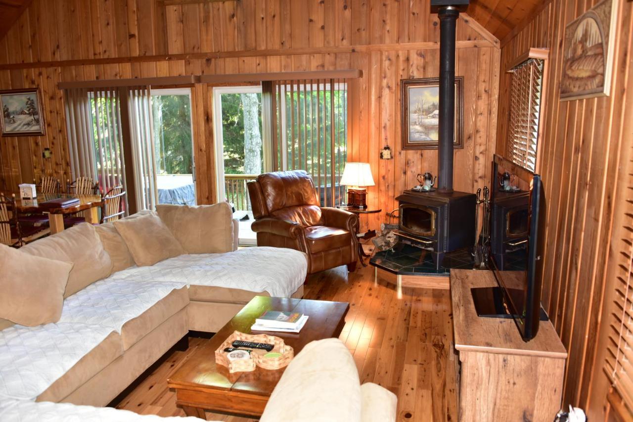 Quiet And Comfy 3Bed/2Bath - Chalet With Hot Tub. Cedar Dış mekan fotoğraf